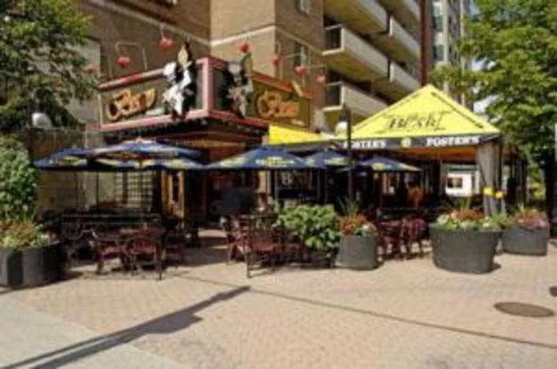 Albert At Bay Suite Hotel Ottawa 3*,